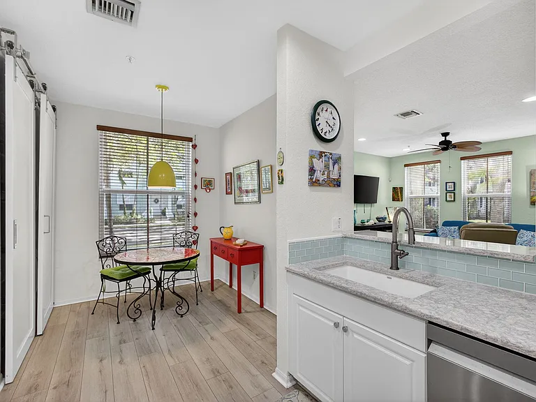 4345 Parkside Dr — Photo 11