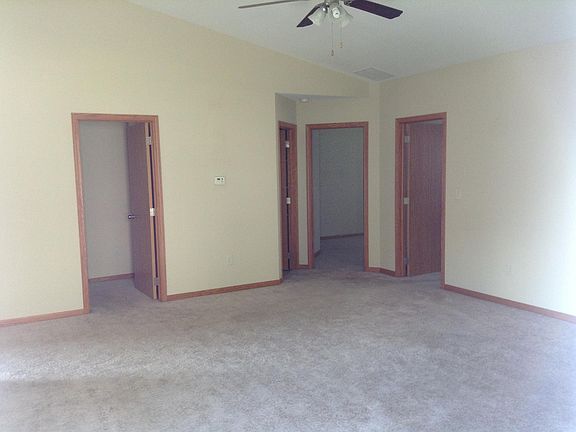 3rd image of 1614 Clover Dr