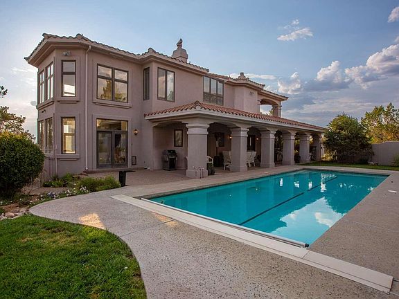 3rd image of 1205 Marigold Dr NE