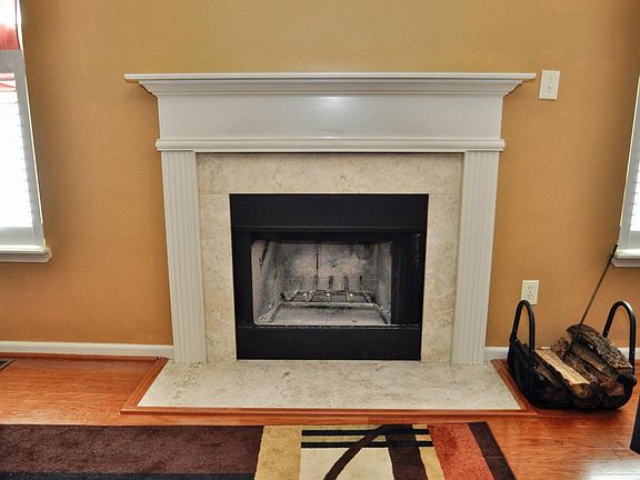3rd image of 4541 Walnut Creek Dr