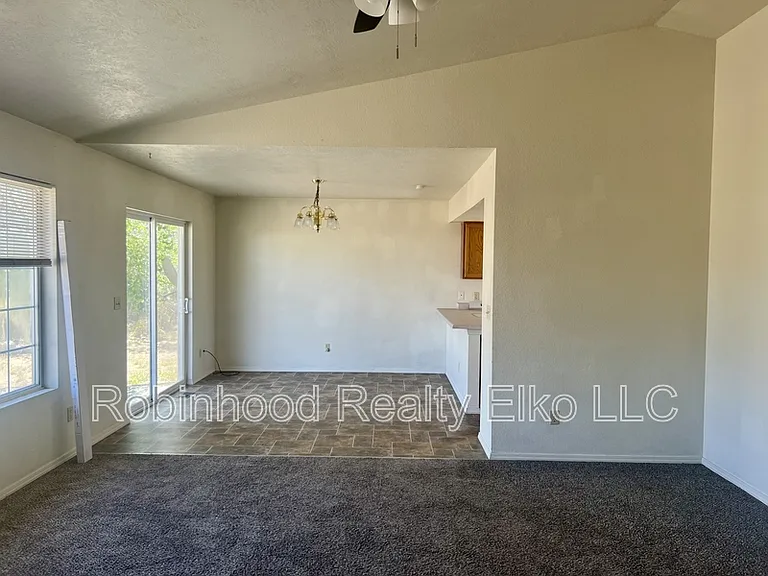 132 Flora Pl — Photo 7