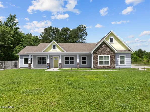 105 Nautical Wave Road, Hubert, NC 28539