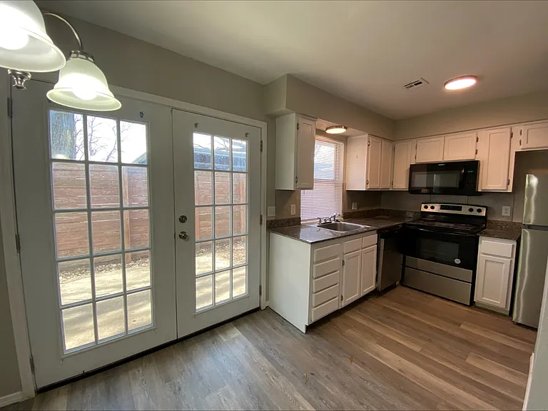 5301 E 32nd Pl #B — Photo 5