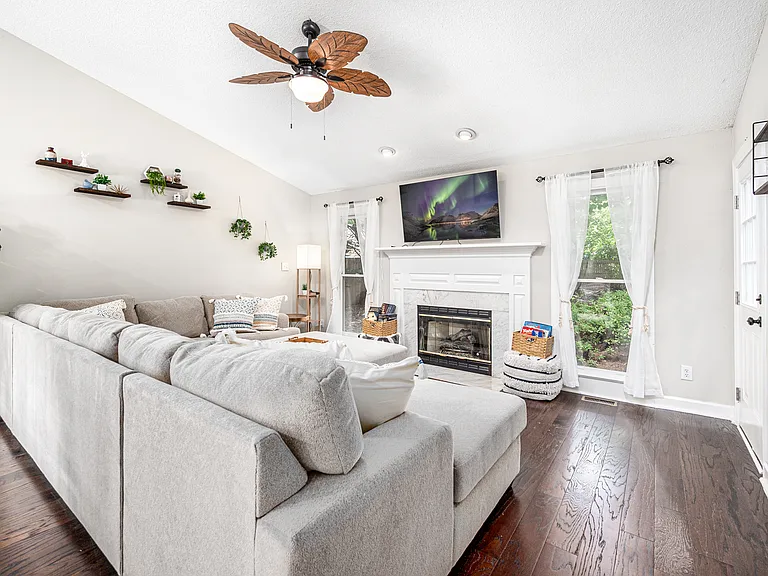 128 Chimney Rise Dr — Photo 32