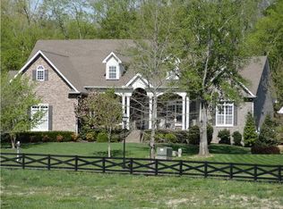 1013 Dorset Dr, Hendersonville, TN 37075