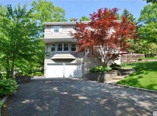1 Lynmar Ct, Halesite, NY 11743