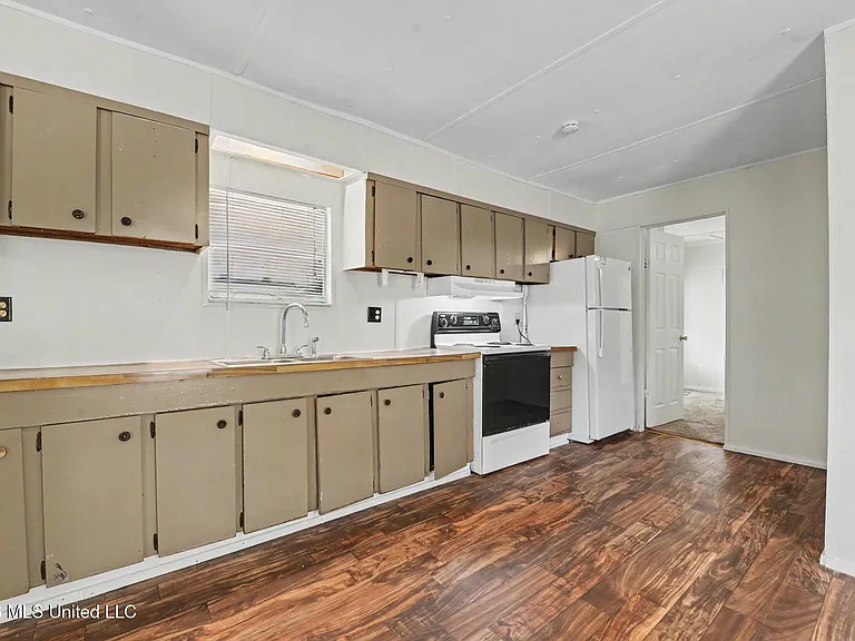 11213 Dobson Rd #14 — Photo 5