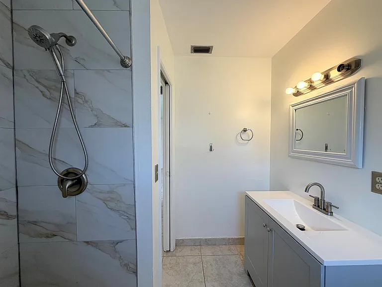 2607 Dudley Dr W #L — Photo 21
