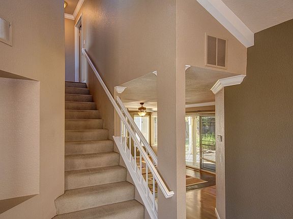 3rd image of 4756 Rosewood Ct