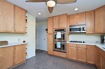5th image of 3075 Churchill Dr