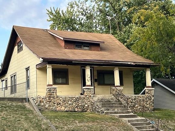 3rd image of 506 W 1st St