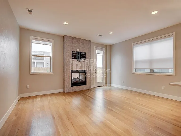 1227 N Perry St — Photo 11