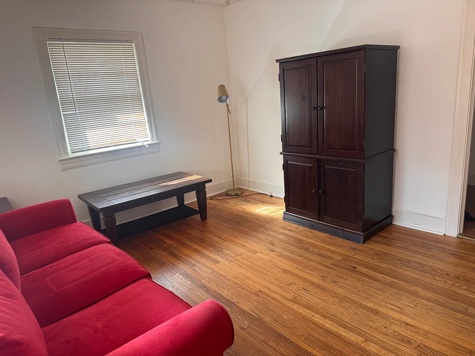 2 bed, 900 sqft, $1,100 — Photo 2