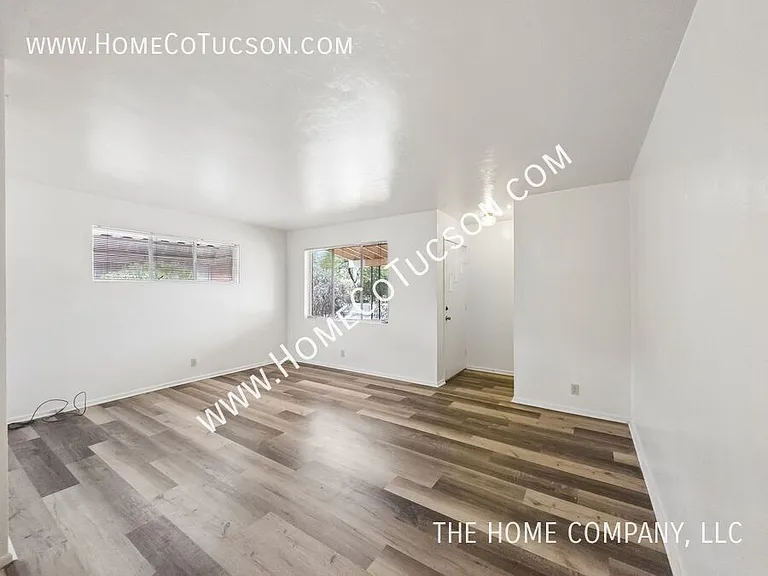 3236 E Hawthorne St — Photo 5