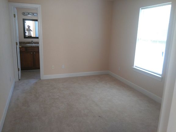 5th image of 721 Floral St