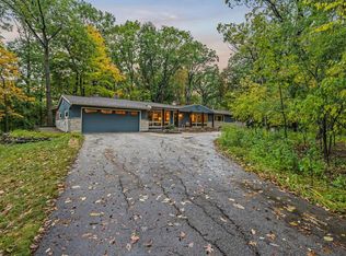 1925 Westmoor Ter, Elm Grove, WI 53122