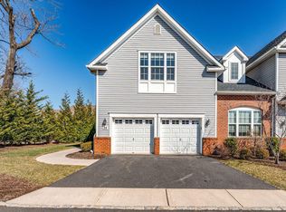 24 Old Foundry Dr, Pennington, NJ 08534