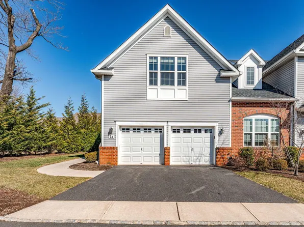 24 Old Foundry Dr, Pennington, NJ 08534