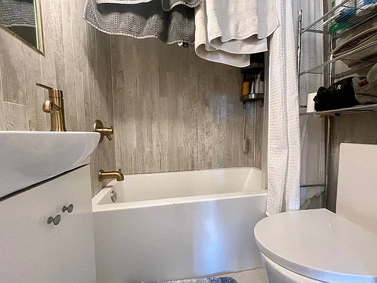 Rented by Doorway NYC, LLC | media 22