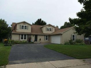 3817 Seneca Ln, Manitowoc, WI 54220