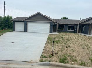 2004 20th St, Zumbrota, MN 55992