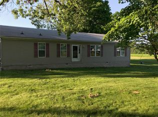 207 E 1400th Ave, Mulberry grove, IL 62262