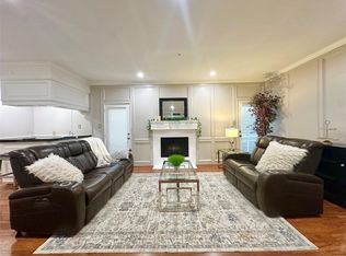 2514 Nantucket Dr #C, Houston, TX 77057