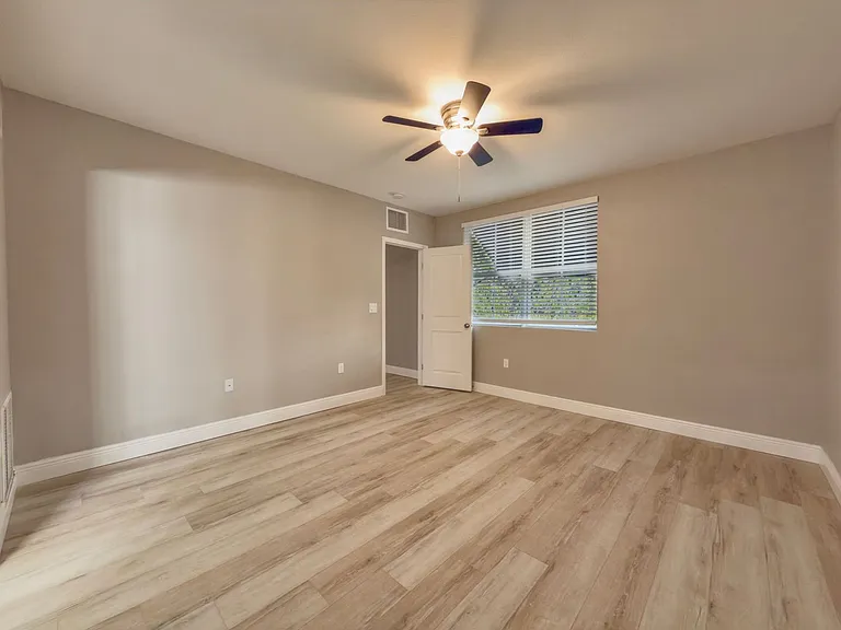 North Pointe Place — Photo 32