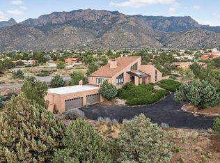 450 Live Oak Ln NE, Albuquerque, NM 87122