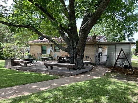3rd image of 1022 Appleblossom Ln