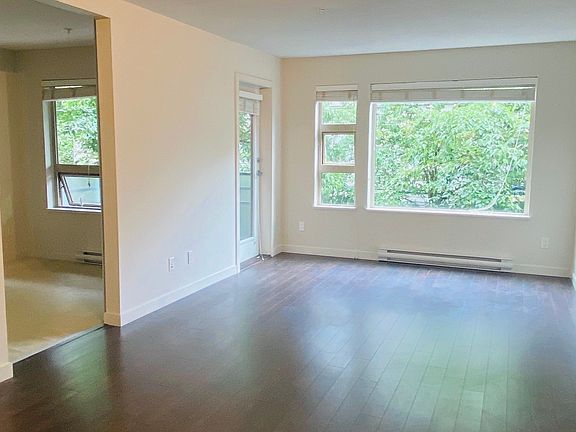 2nd image of 1677 Lloyd Ave #314