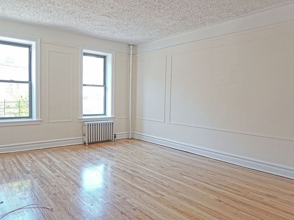 2nd image of 2357 31st Dr APT 6D