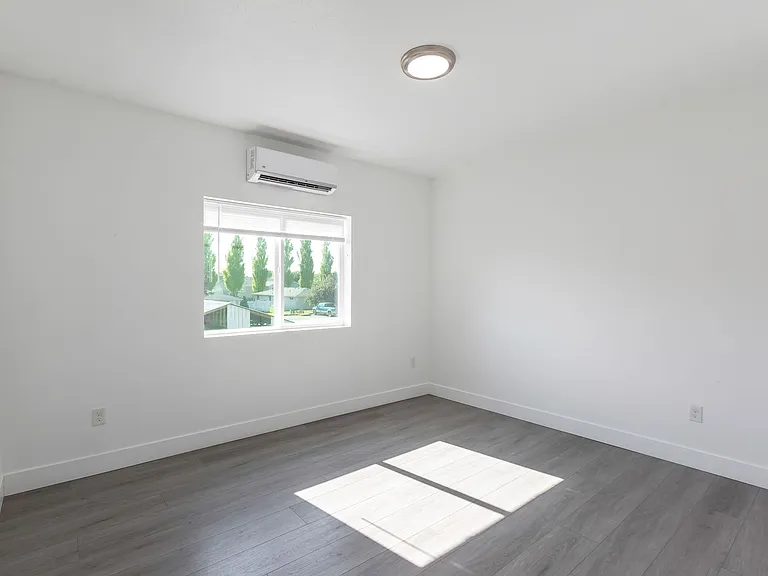 1814 E Carol St — Photo 18