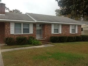 2nd image of 1907 Fieldcrest Rd E