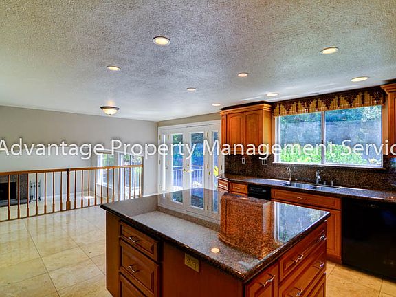 3rd image of 507 Honey Lake Ct