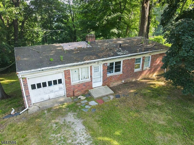 1st image of 24 Underrock Rd
