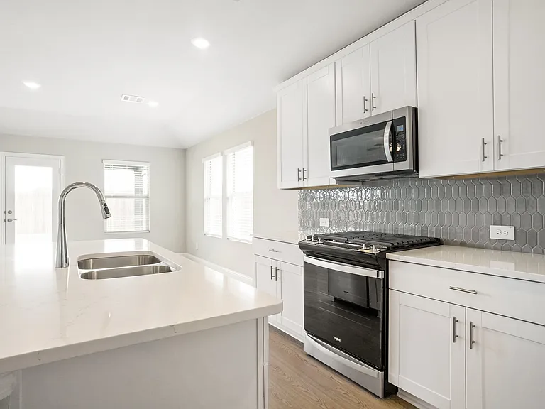 1244 Coneflower Pl — Photo 3