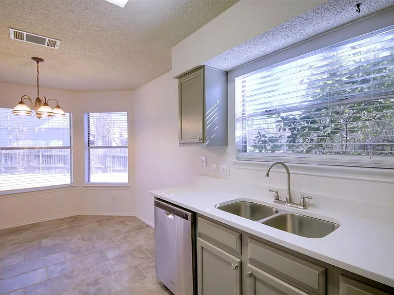 8800 Peppergrass Cv — Photo 17