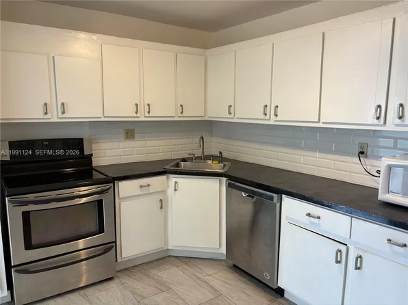 2750 NE 183rd St APT 1912, Aventura, FL 33160