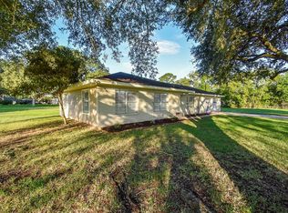 1621 County Road 351, El Campo, TX 77437