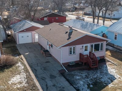 305 5th St NE, Hazen, ND, 58545