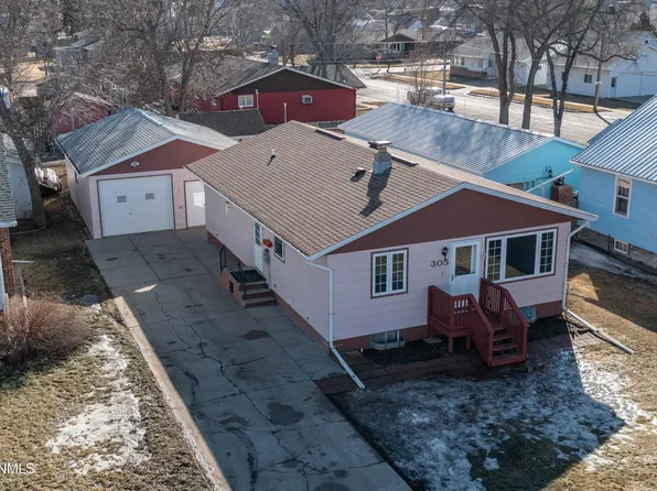 305 5th St NE, Hazen, ND 58545