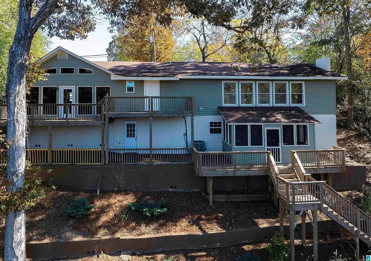 Stunning Lake Home for Rent on Highland Lake in Oneonta — Photo 2
