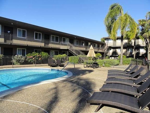 4th image of 777 Meadowsweet Dr APT 112