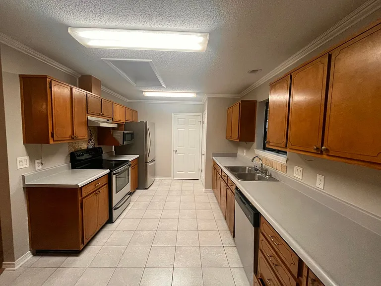 310 Fairwood Dr — Photo 11