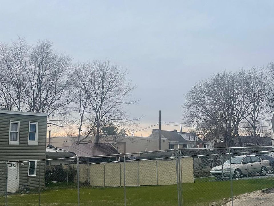 2nd image of 470 Beaver St