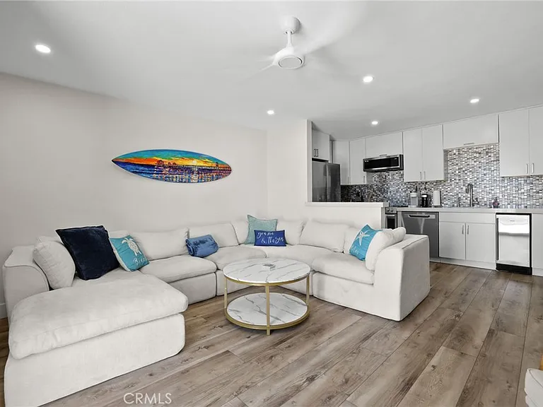 711 Pacific Coast Hwy #330 — Photo 3