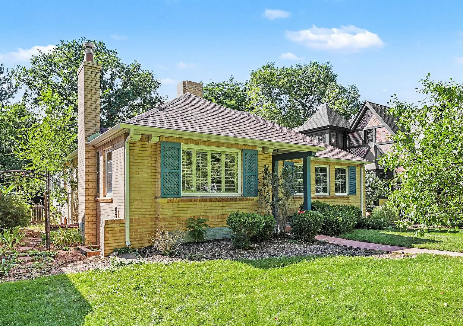 Beautiful 3BR/2BA Home in Desirable Denver Neighborhood — Photo 3