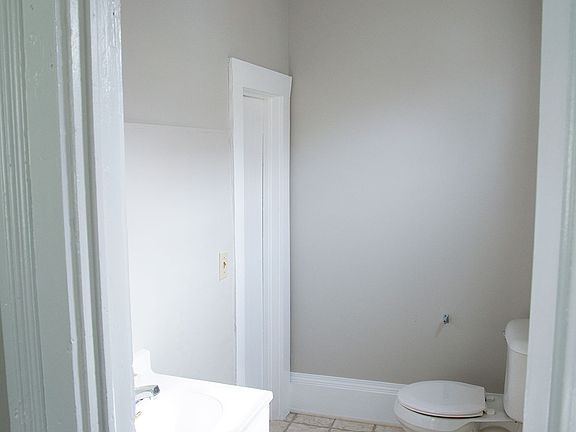 Downstairs bedroom bath