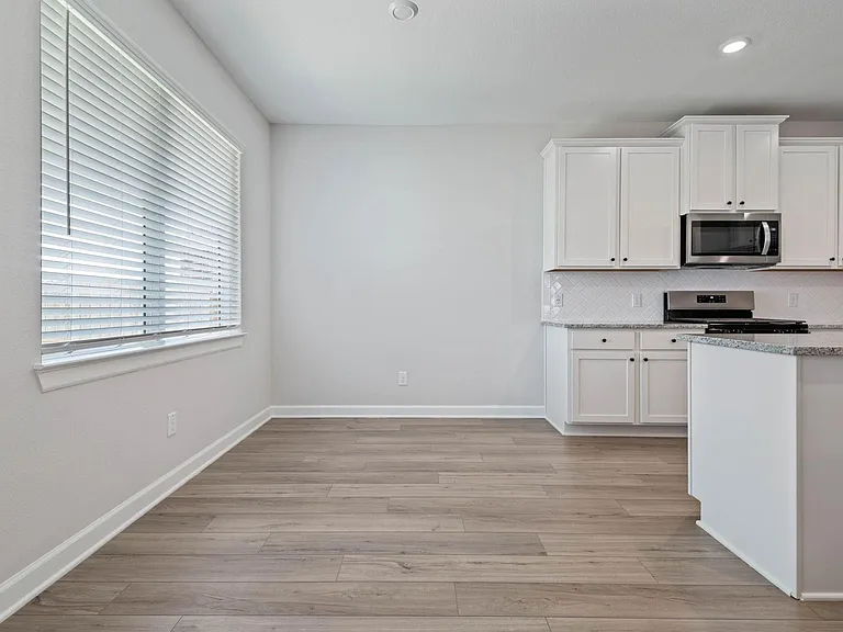 1131 Campside Dr — Photo 4